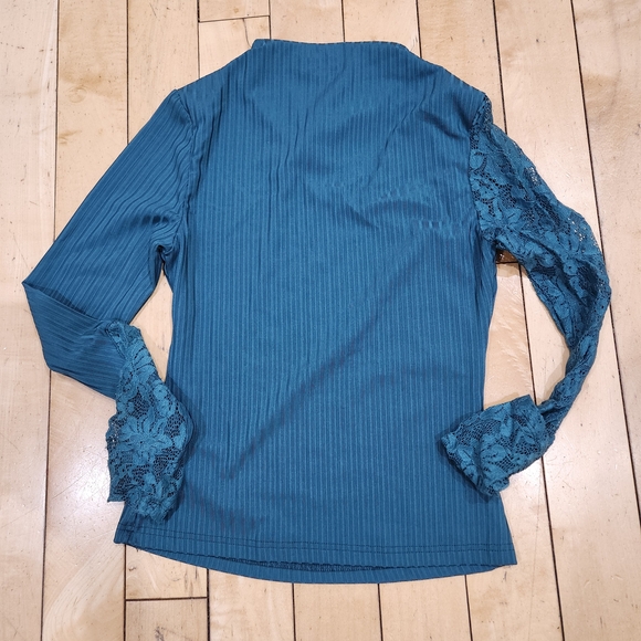 Elegant Teal Lace Sleeve Top - Picture 6 of 6